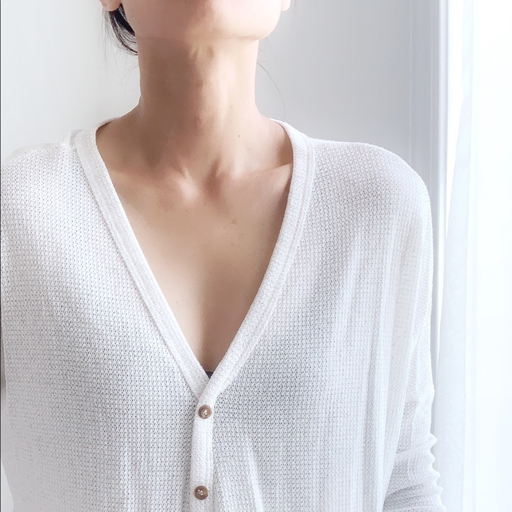 Women’s White Waffle Knit V Neck Long sleeve top